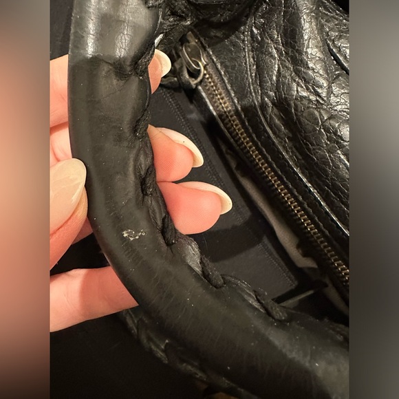 Balenciaga Classic Hardware City Bag in Black - Picture 12 of 16
